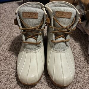 Sperry White and Gray Rain & Snow Boots Durable Design